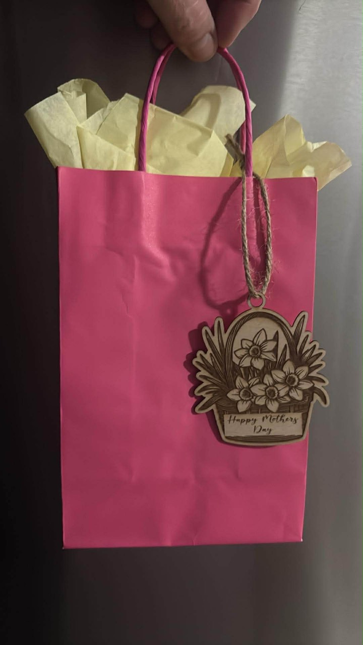 Mother's Day floral gift tag